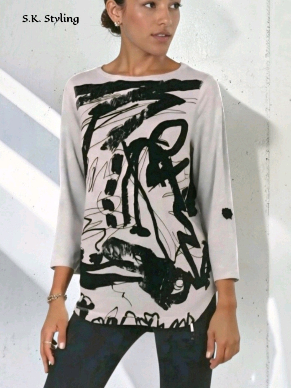 NWT Ali Miles Gray Black Abstract Art Textured Knit Pullover Tunic Top Medium